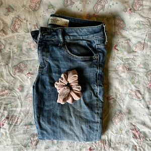 (abercrombie) distressed skinny jeans 🎀